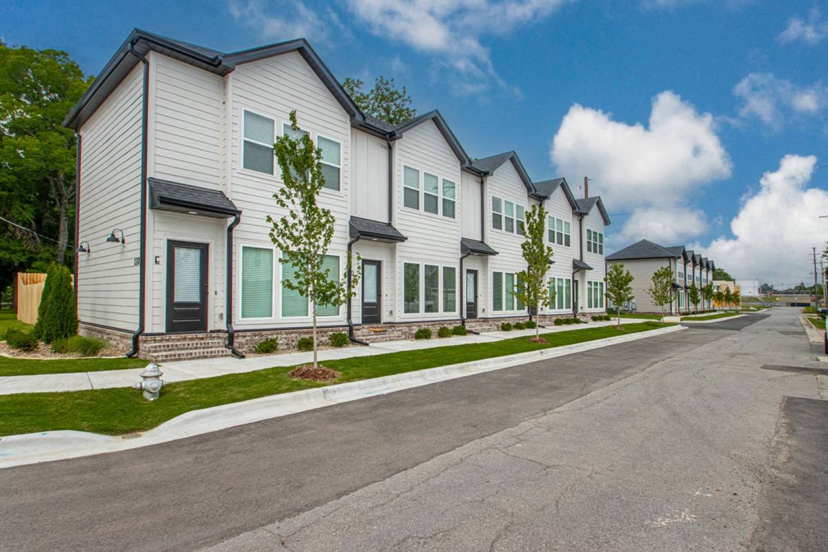 Townhouse for rent at 1201 W 4th St, North Little Rock, AR 72114