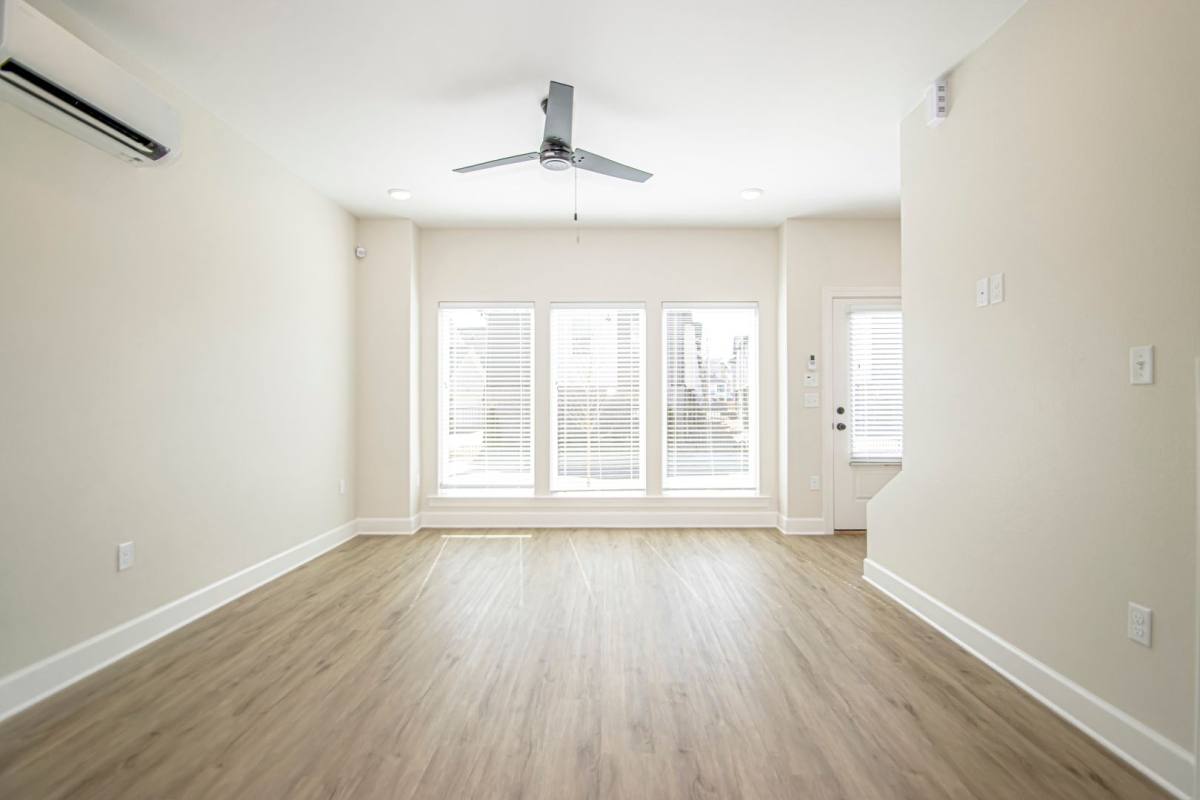 Townhouse for rent at 1201 W 4th St, North Little Rock, AR 72114