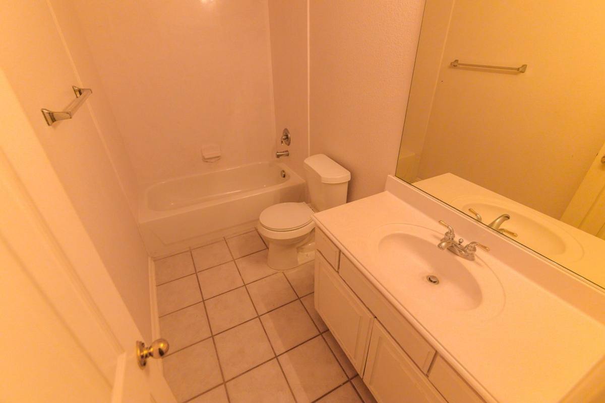 House for rent at 9605 Pinehurst Dr, Rowlett, TX 75089