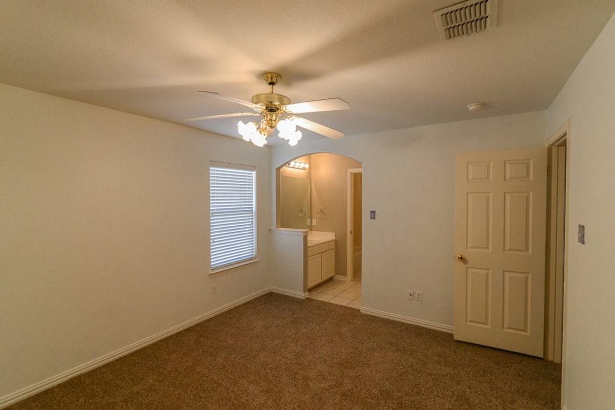 House for rent at 9605 Pinehurst Dr, Rowlett, TX 75089