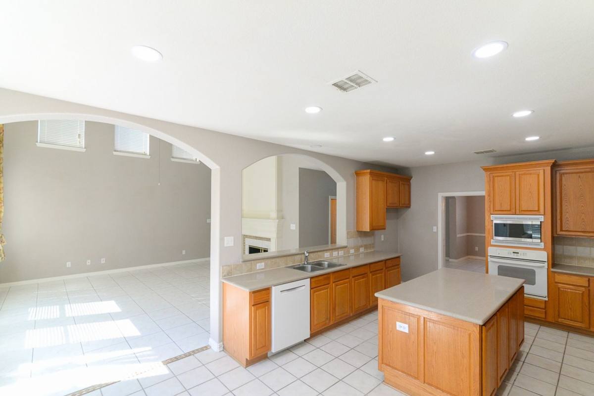 House for rent at 9605 Pinehurst Dr, Rowlett, TX 75089