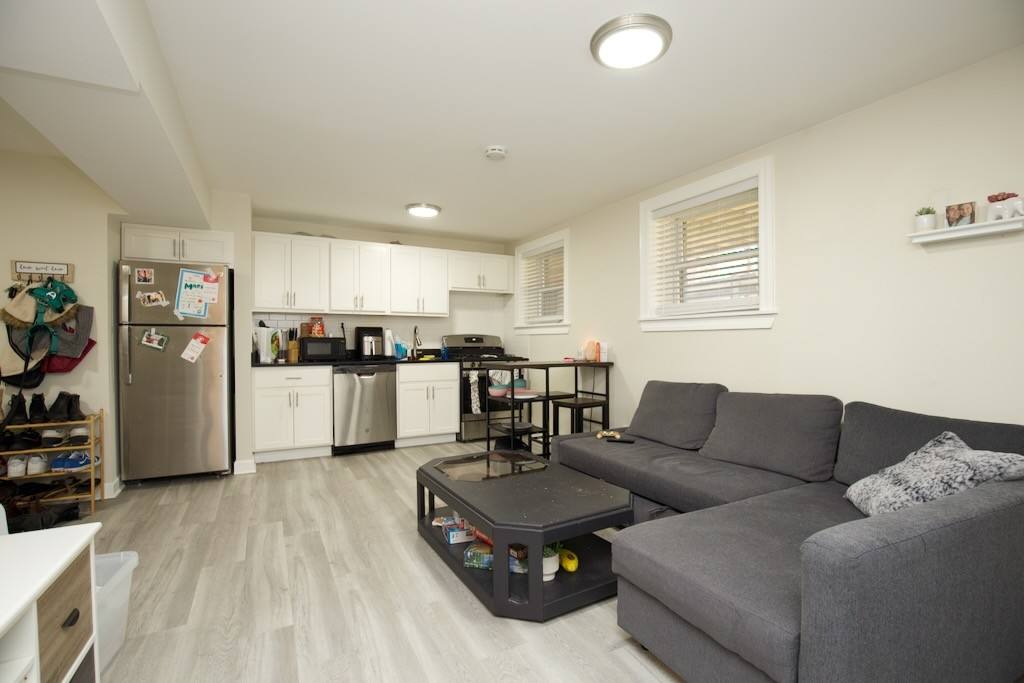 Apartment for rent at 732 Roscoe #DAGN, Chicago, IL 60657