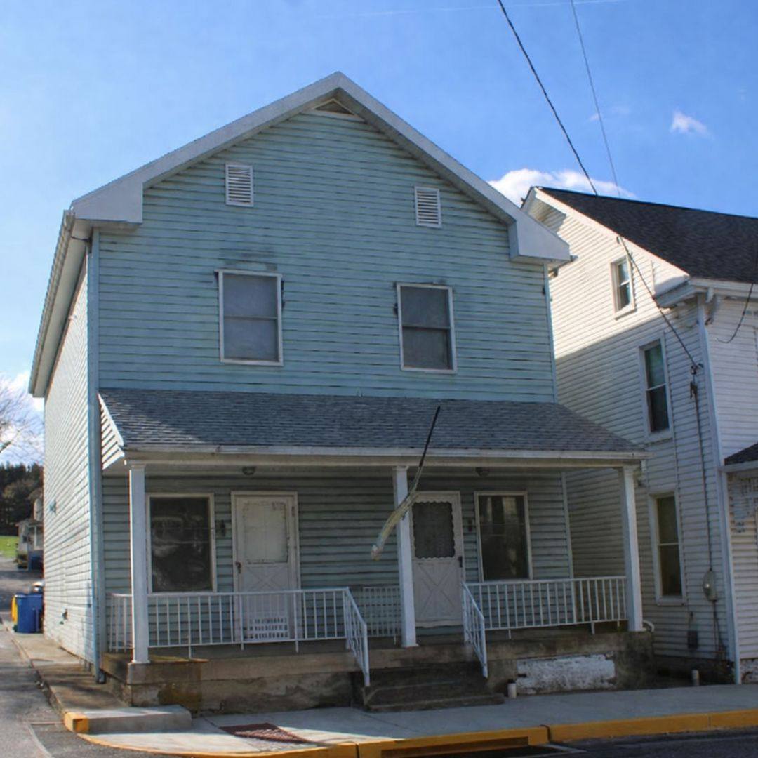 House for rent at 32-A Church St, Seven Valleys, PA 17360