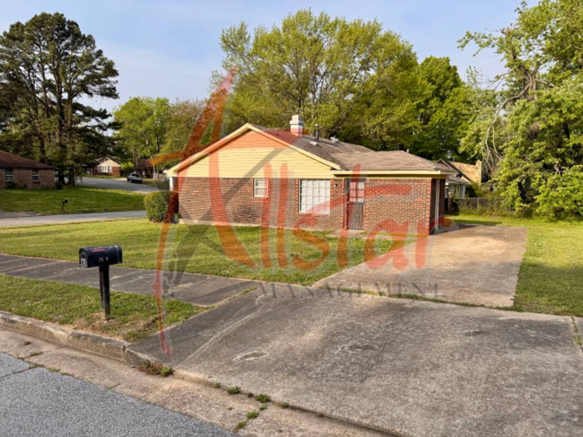 House for rent at 3084 Greenbranch Dr, Memphis, TN 38118