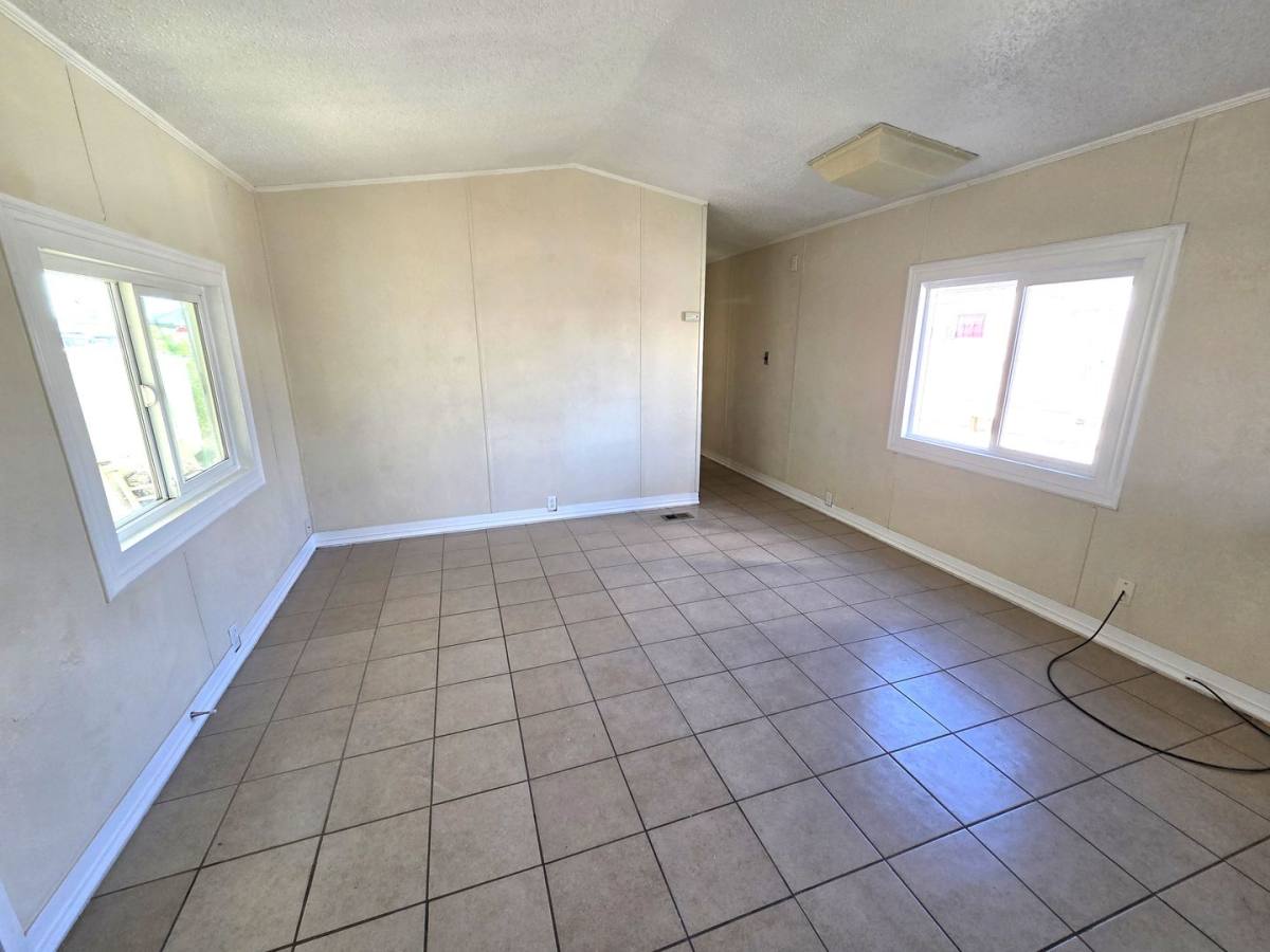 Apartment for rent at 449 N Cambridge Ave, Lindsay, CA 93247