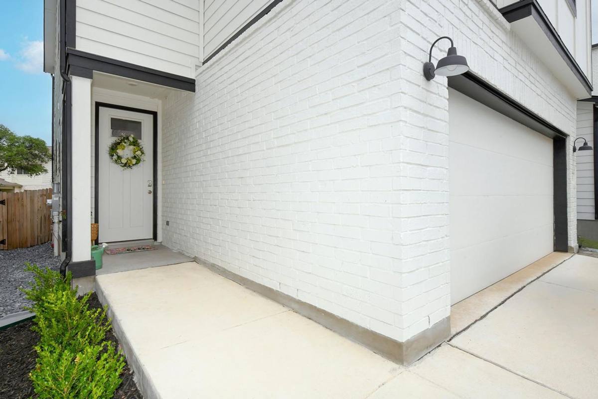 House for rent at 16011 Babcock Rd, San Antonio, TX 78255