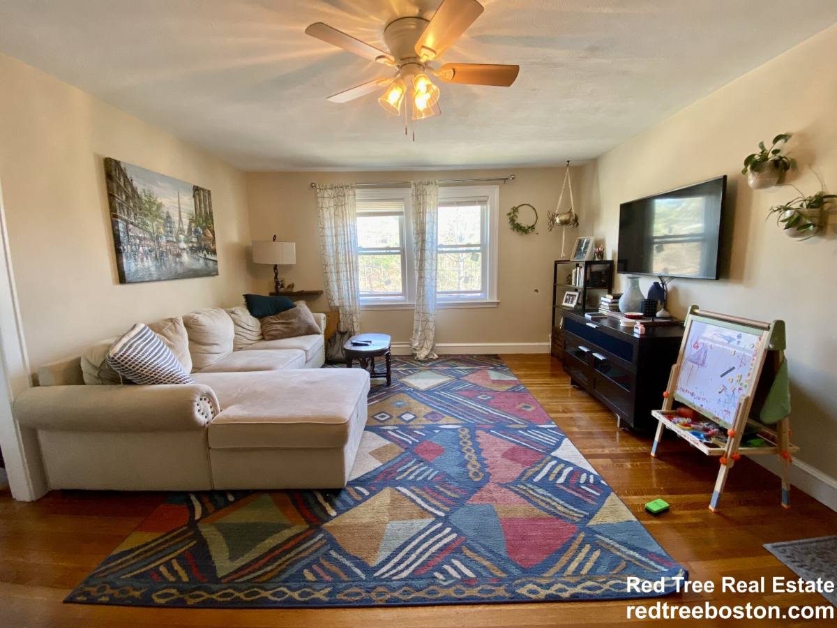 Apartment for rent at 4907 Washington St #3R, West Roxbury, MA 02132