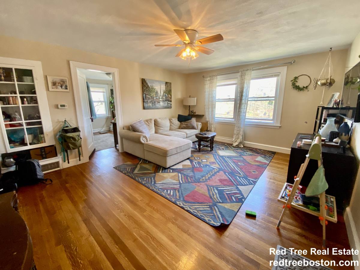 Apartment for rent at 4907 Washington St #3R, West Roxbury, MA 02132