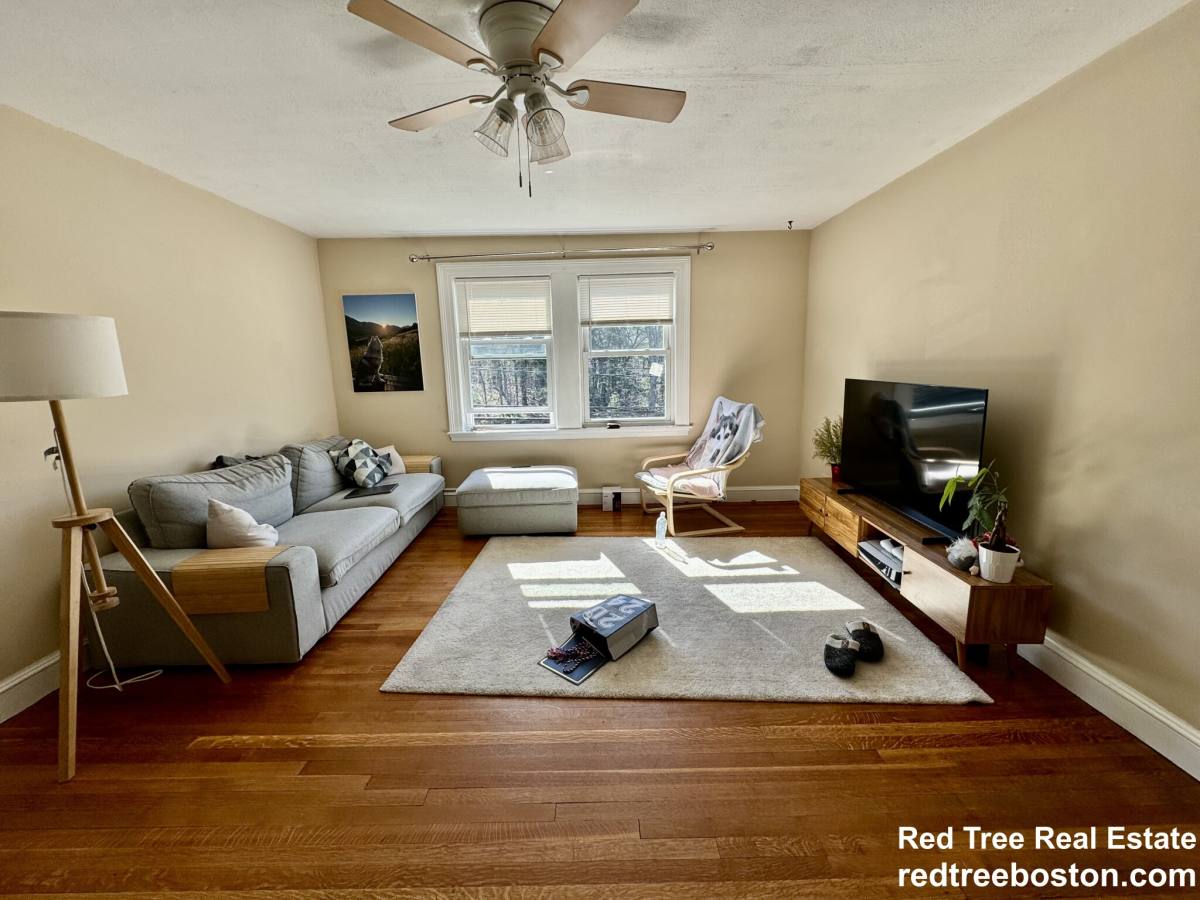 Apartment for rent at 4907 Washington St #3R, West Roxbury, MA 02132