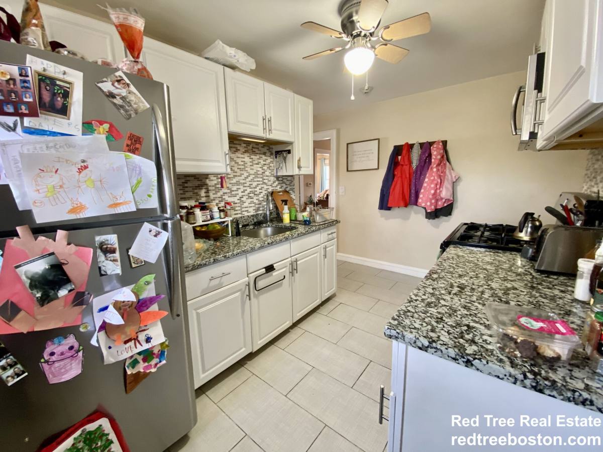 Apartment for rent at 4907 Washington St #3R, West Roxbury, MA 02132