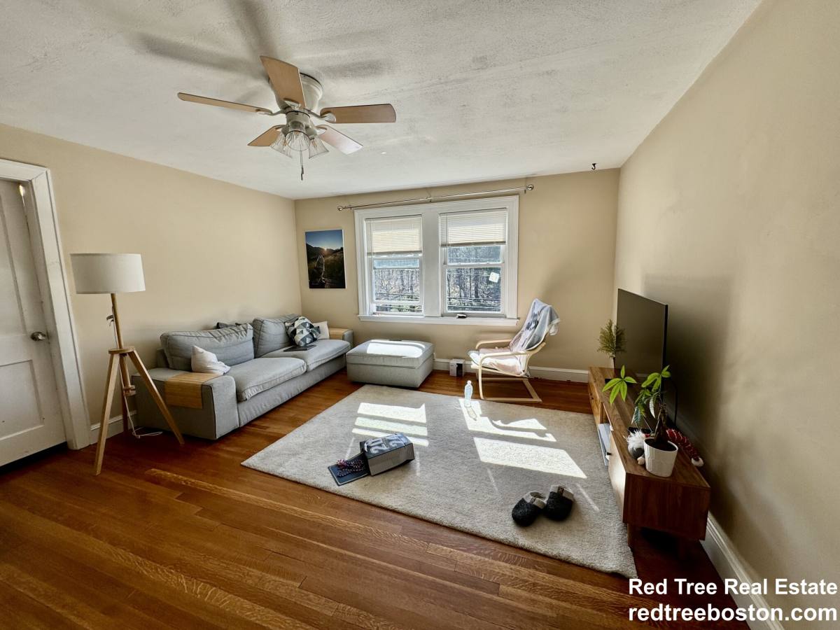 Apartment for rent at 4907 Washington St #3R, West Roxbury, MA 02132
