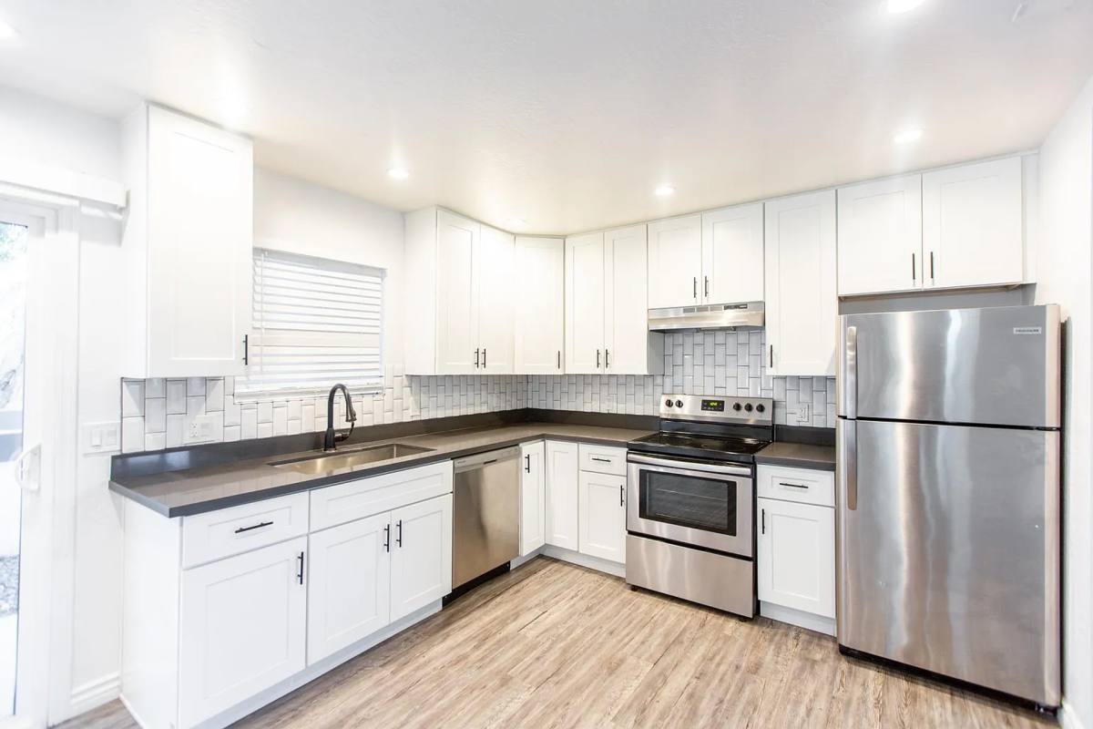 Apartment for rent at 3111 E Clarendon Ave, Phoenix, AZ 85016
