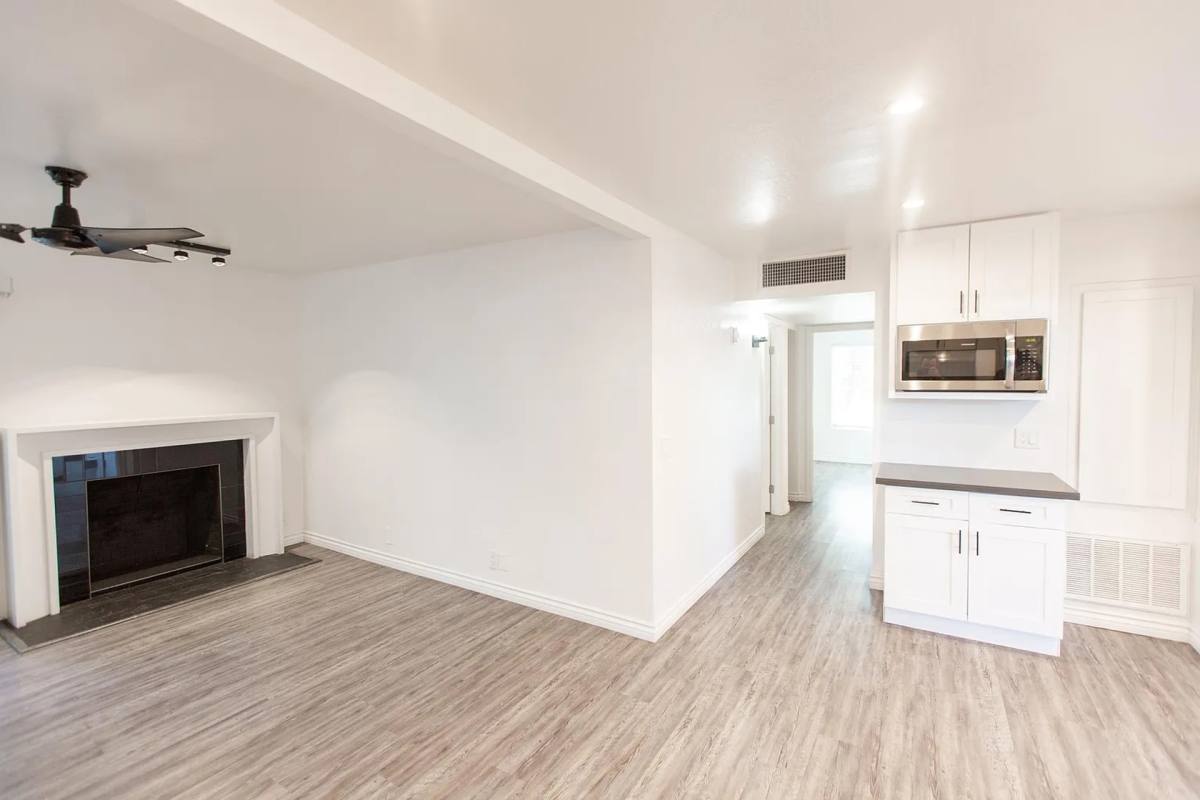 Apartment for rent at 3111 E Clarendon Ave, Phoenix, AZ 85016