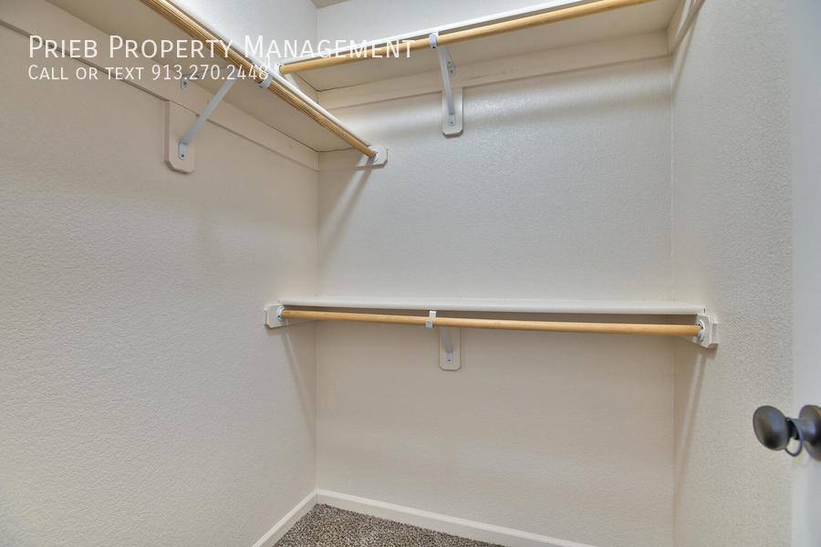 Townhouse for rent at 2028 S 137th St, Bonner Springs, KS 66012