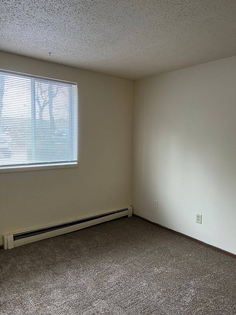 Apartment for rent at 6316 Urbandale Ave, Urbandale, IA 50322