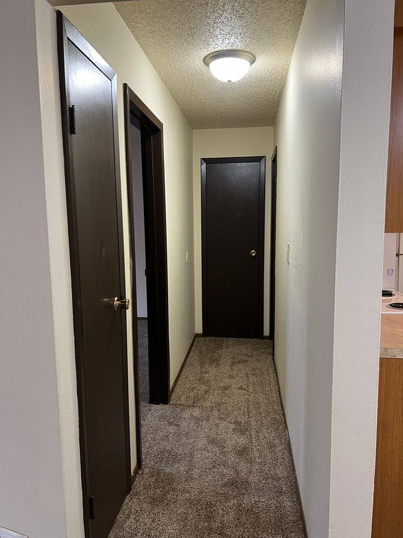 Apartment for rent at 6316 Urbandale Ave, Urbandale, IA 50322