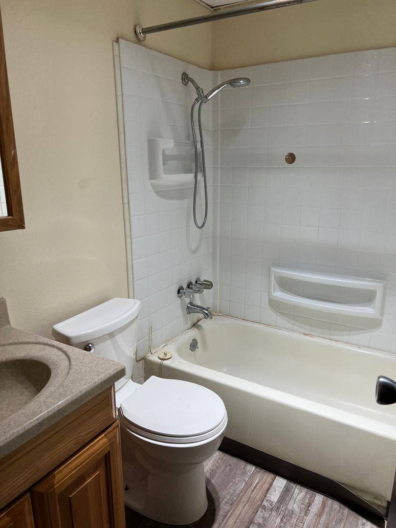 Apartment for rent at 6316 Urbandale Ave, Urbandale, IA 50322