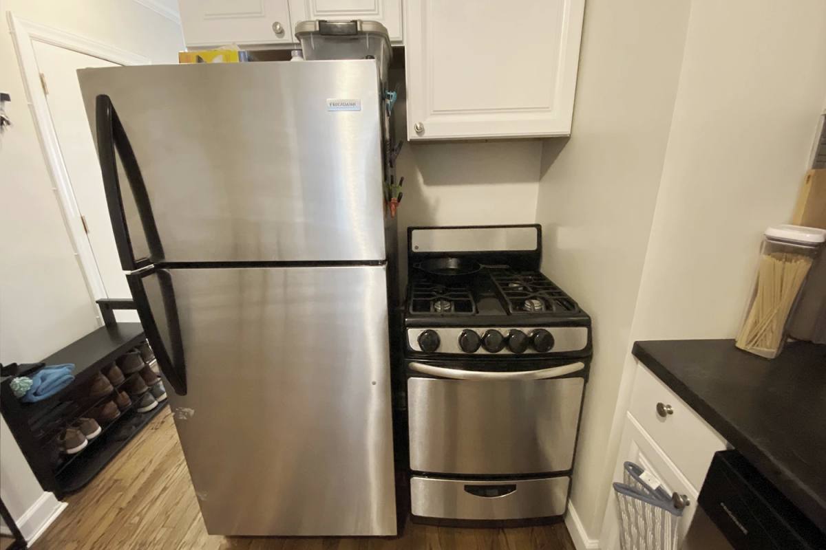 Apartment for rent at 7402 S Chappel #3, Chicago, IL 60649