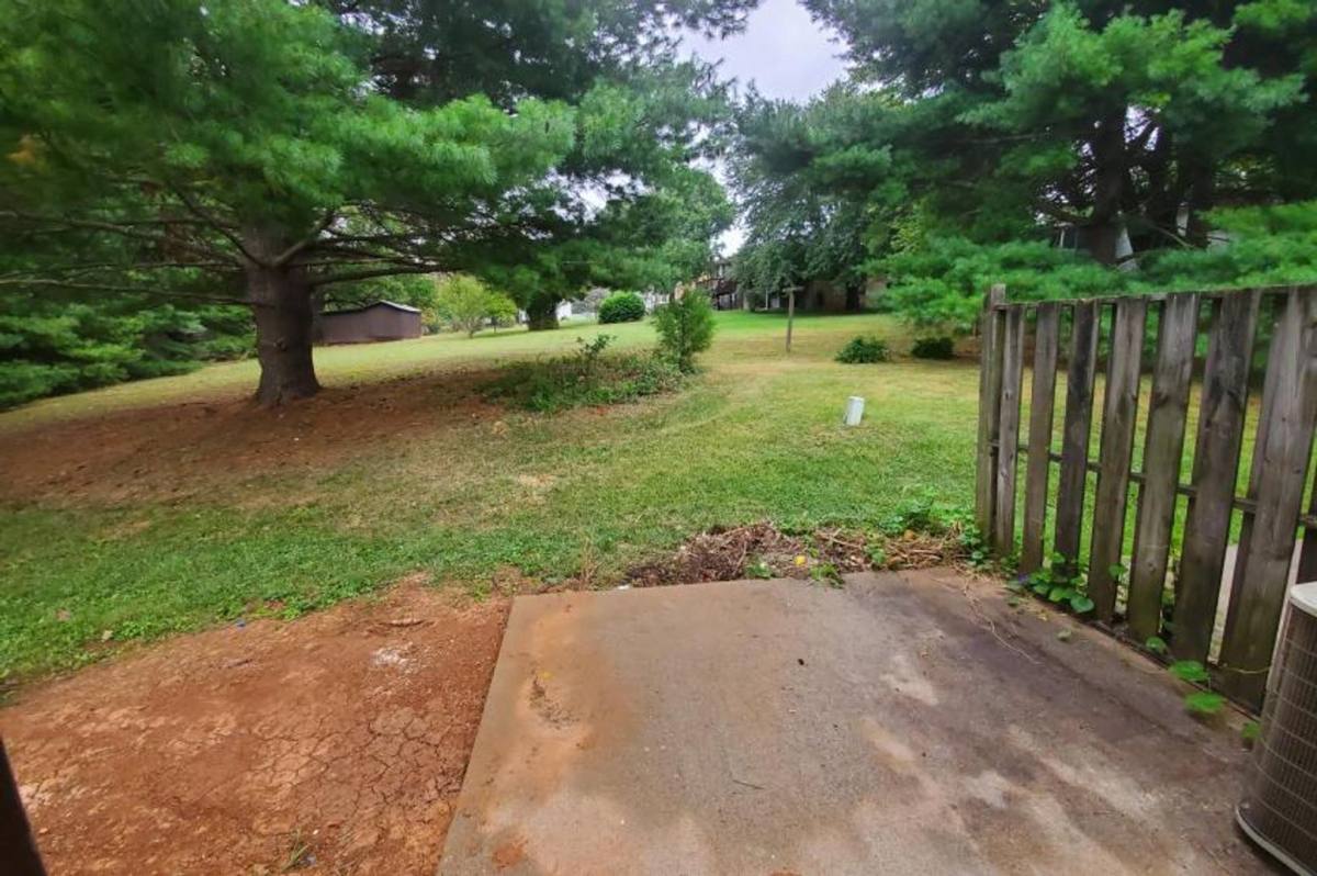Apartment for rent at 102 Settlement Dr, Lynchburg, VA 24502