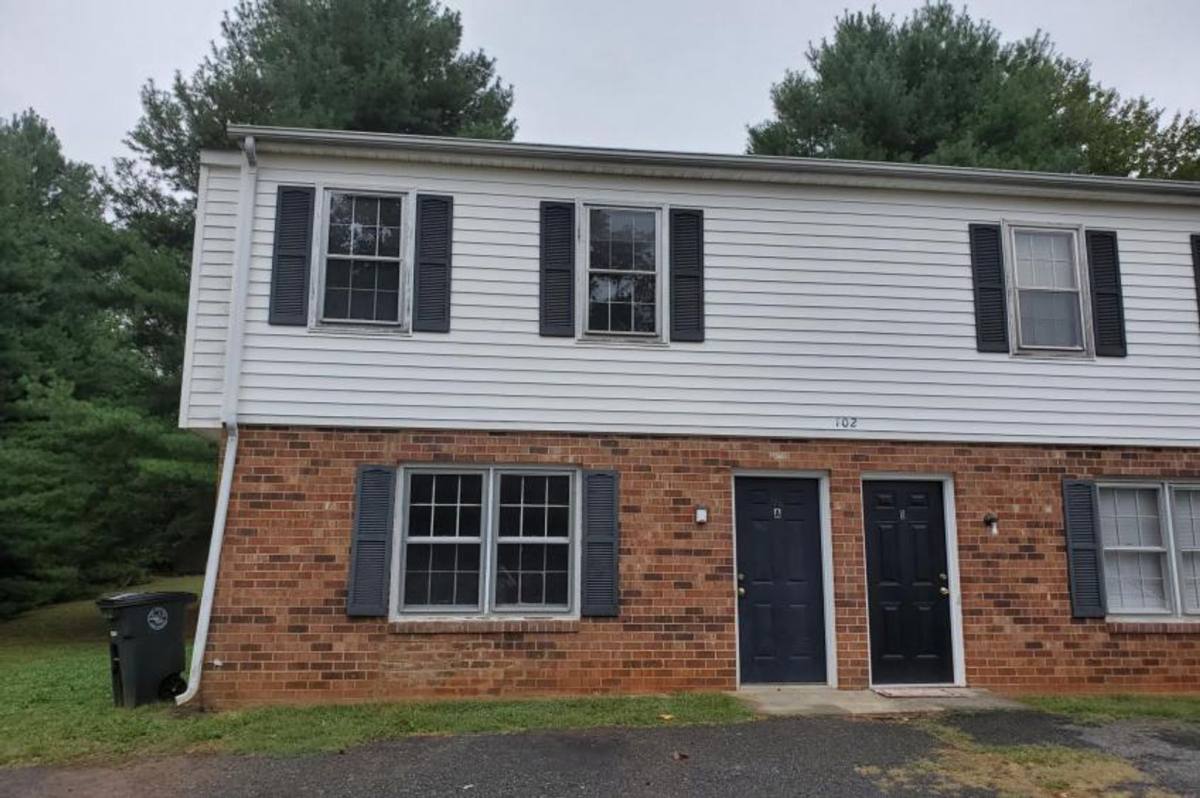Apartment for rent at 102 Settlement Dr, Lynchburg, VA 24502