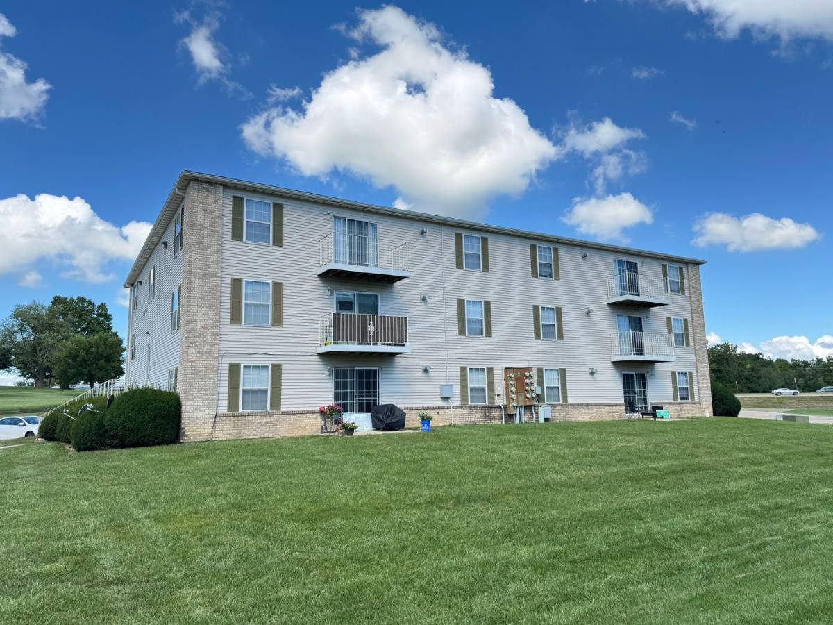 Apartment for rent at 2001 S Morris Ave, Bloomington, IL 61704