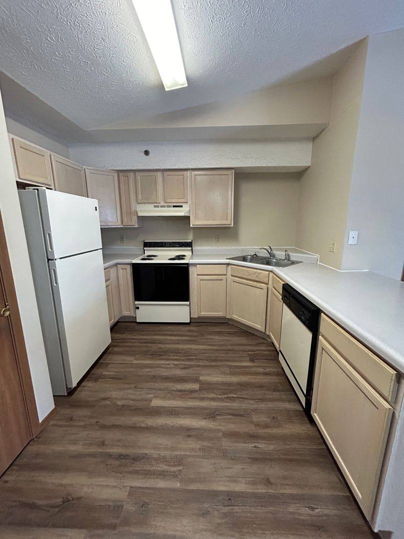Apartment for rent at 2001 S Morris Ave, Bloomington, IL 61704