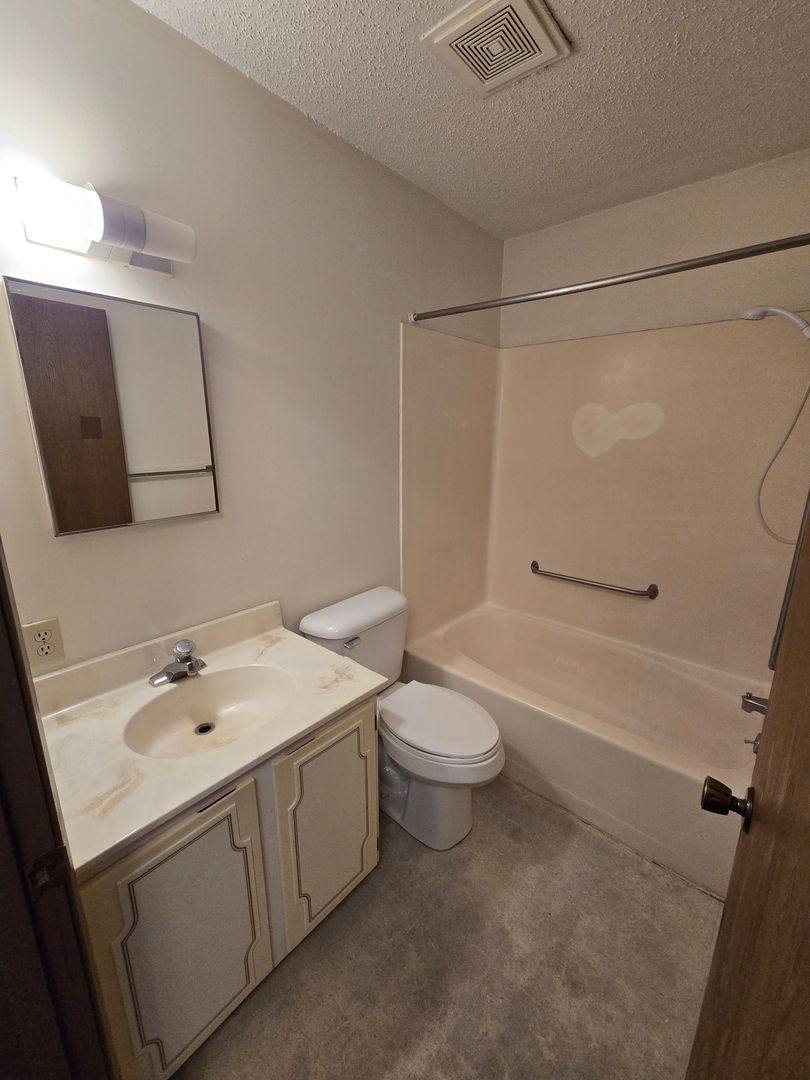 Apartment for rent at 711 NW 10th, Abilene, KS 67410