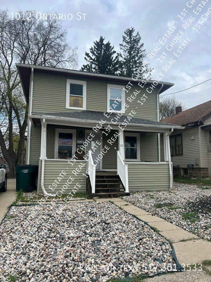 House for rent at 1012 Ontario St, Lansing, MI 48915