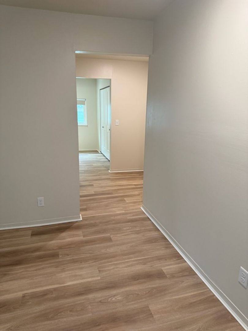 Apartment for rent at 104 S 8th St, Clear Lake, IA 50428