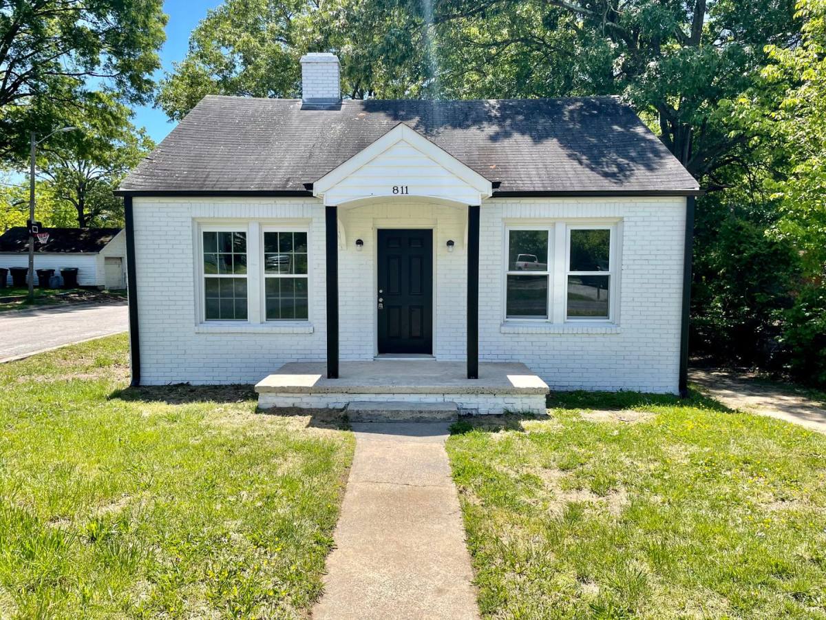 House for rent at 811 Dana Place, Greensboro, NC 27406