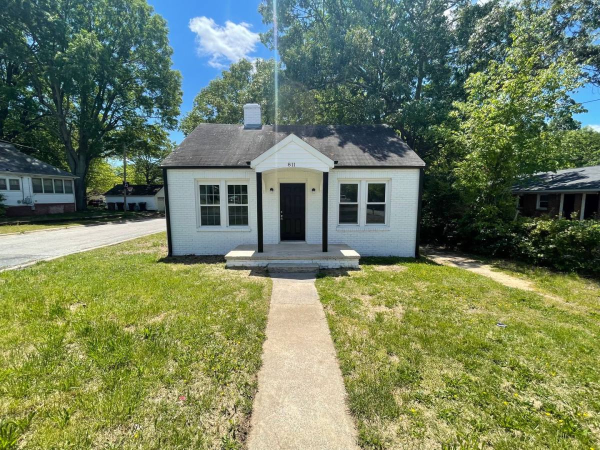 House for rent at 811 Dana Place, Greensboro, NC 27406