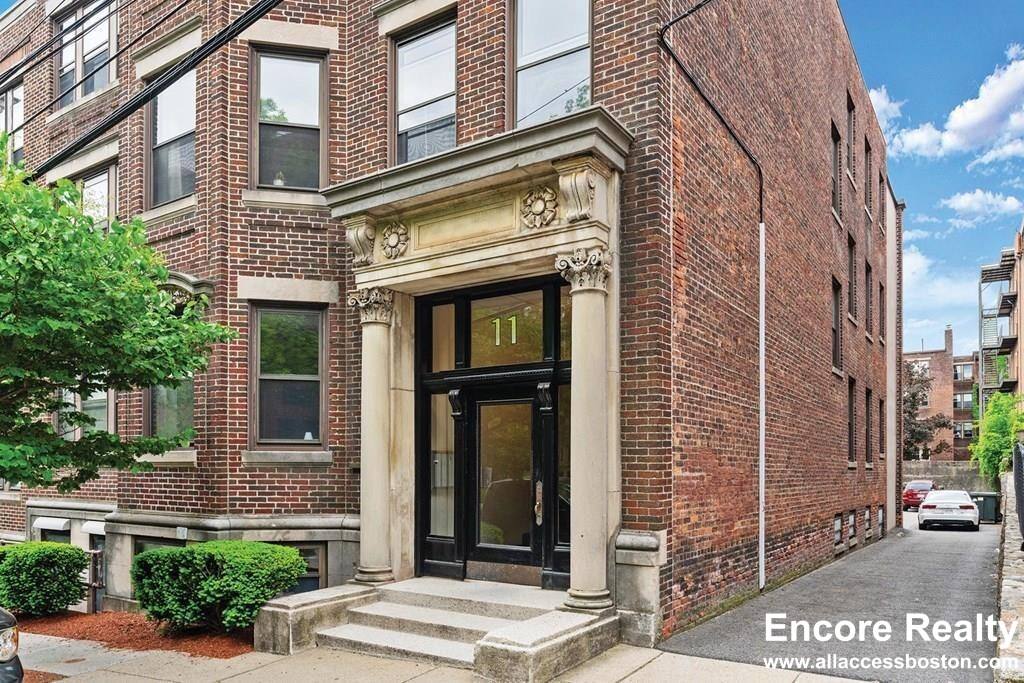 Apartment for rent at 11 Stearns Rd #1, Brookline, MA 02446