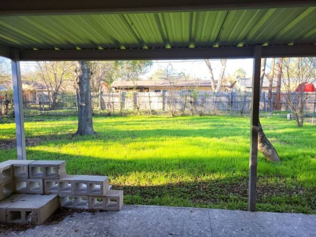 House for rent at 221 Scott Ave, Universal City, TX 78148