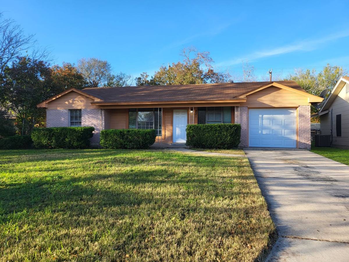 House for rent at 221 Scott Ave, Universal City, TX 78148
