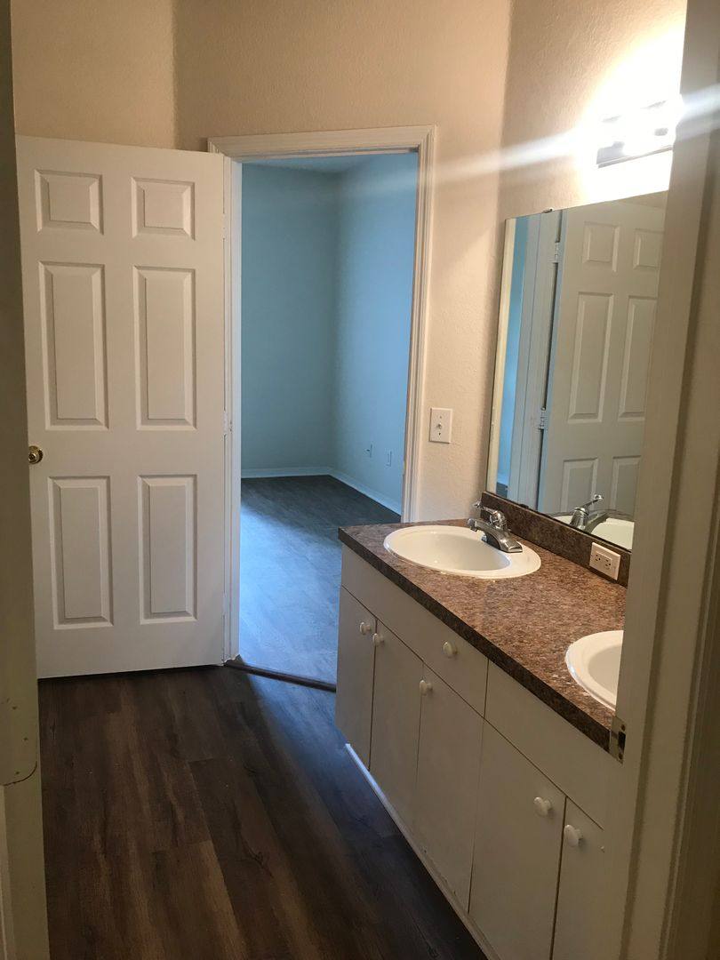 Apartment for rent at 3621 Conroy Rd, Orlando, FL 32839