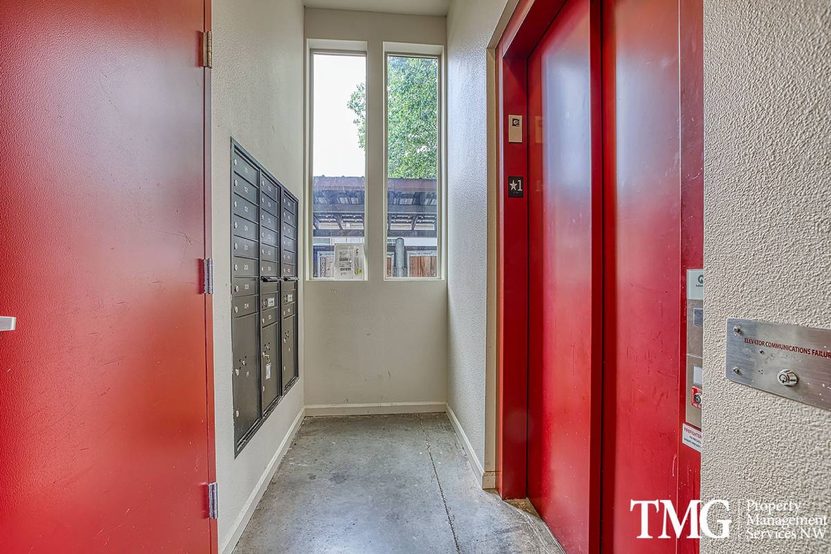 Apartment for rent at 6811 NE Grand Ave, Portland, OR 97211