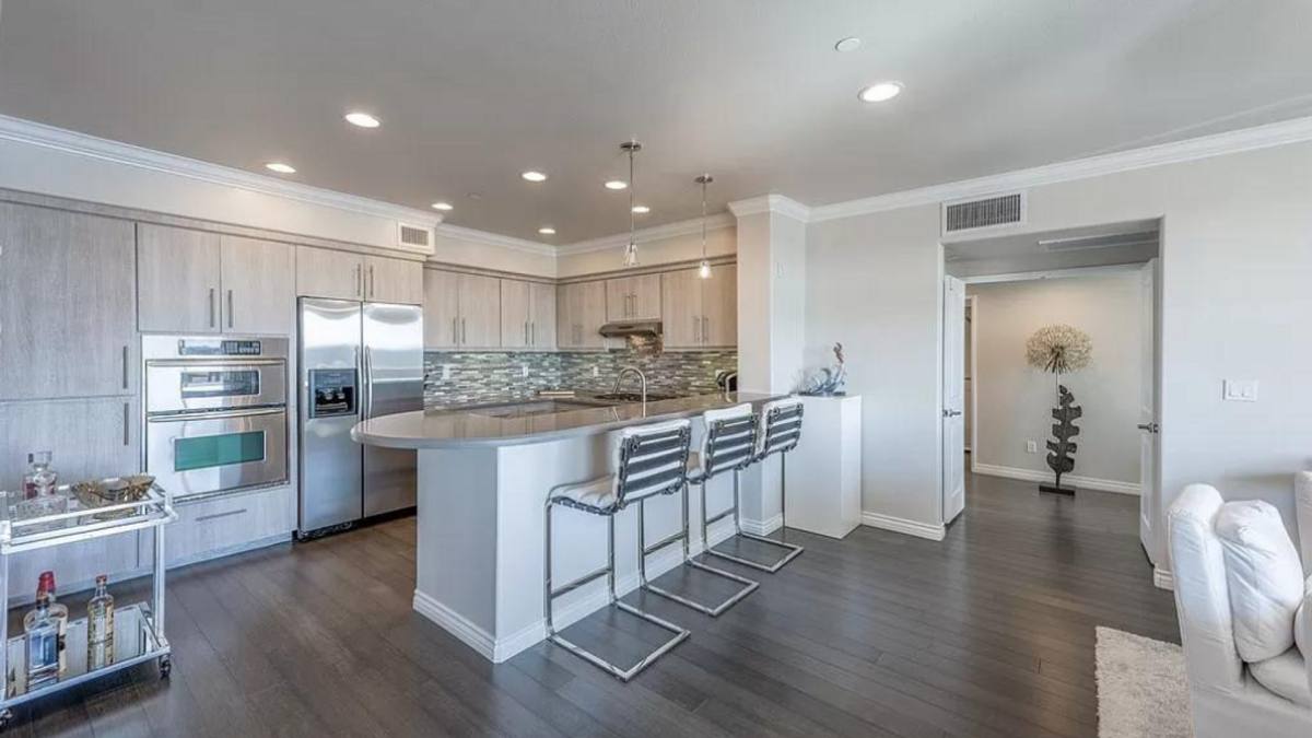 Apartment for rent at 4346 Tradewinds Dr, Oxnard, CA 93035