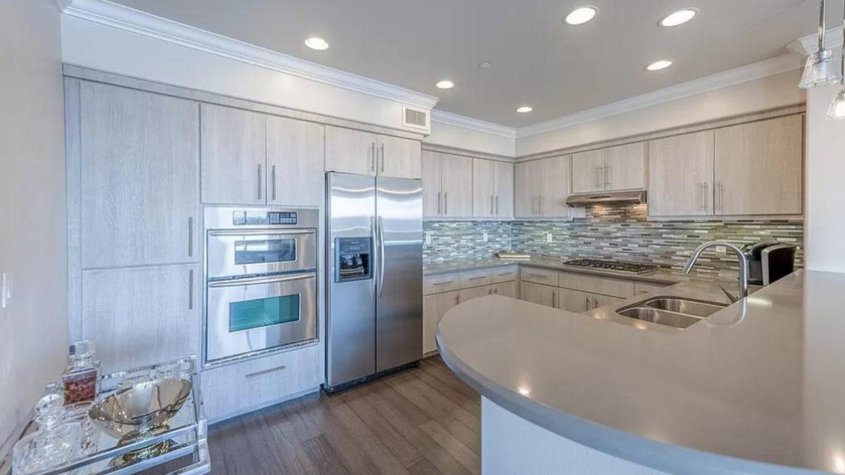 Apartment for rent at 4346 Tradewinds Dr, Oxnard, CA 93035