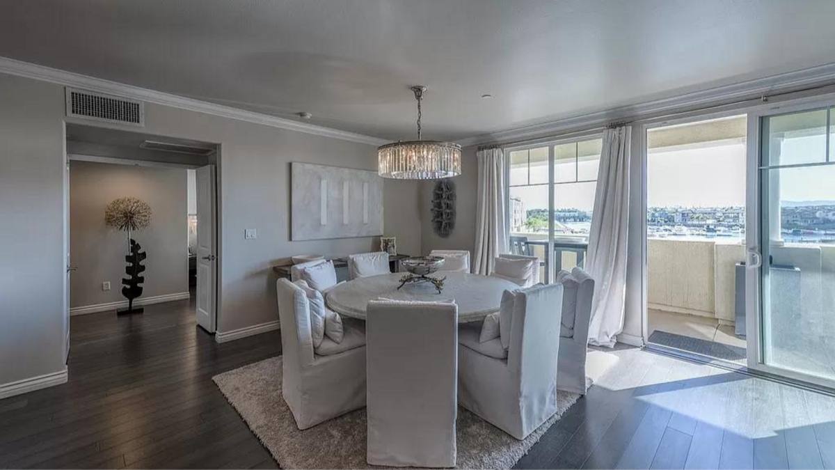Apartment for rent at 4346 Tradewinds Dr, Oxnard, CA 93035
