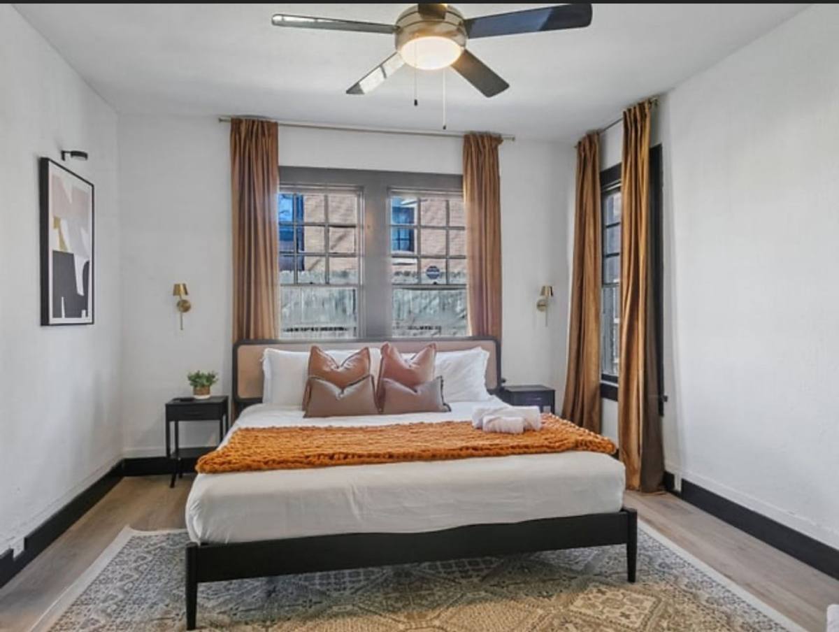 Apartment for rent at 4717 Gaston Ave, Dallas, TX 75246