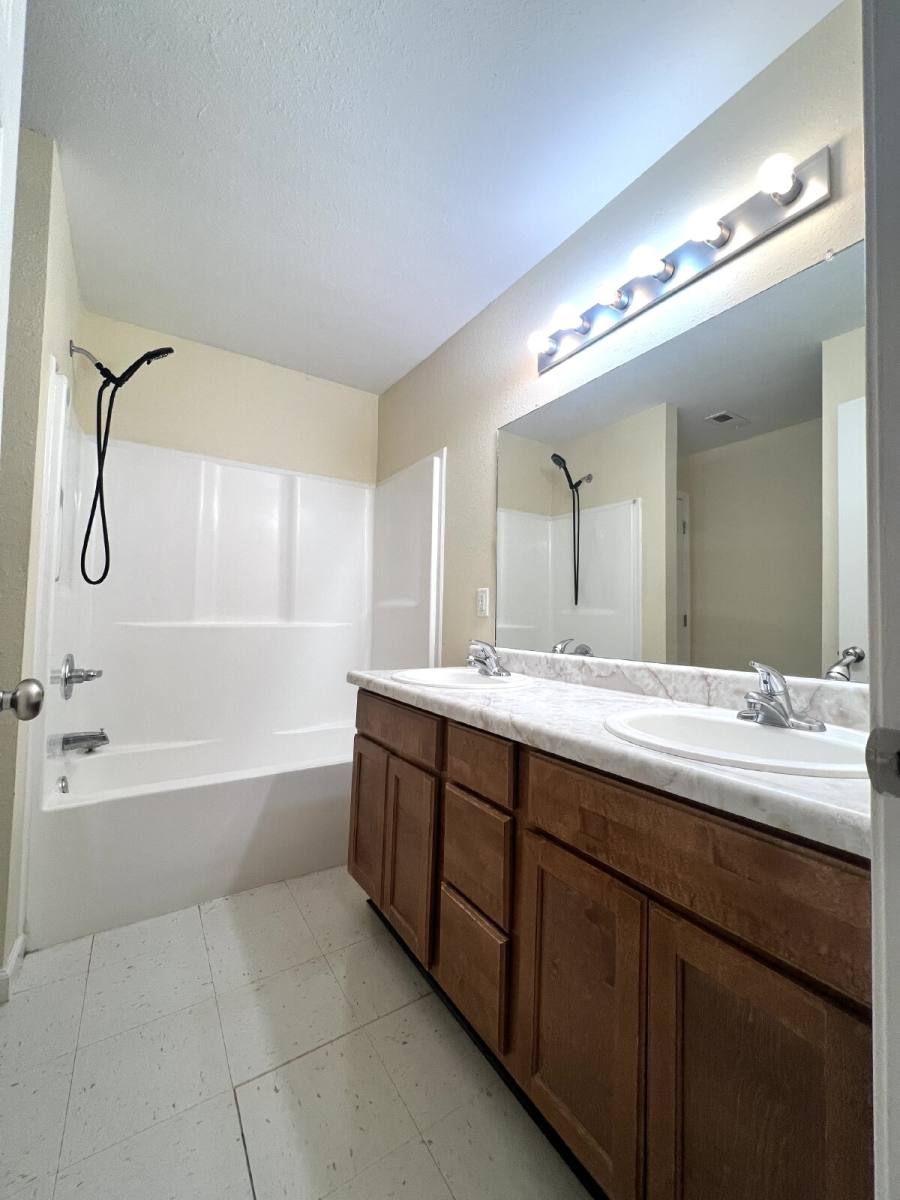 Townhouse for rent at 9103 Pembroke Oak Grove Rd #4E, Oak Grove, KY 42262