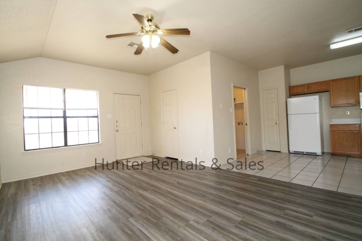 Townhouse for rent at 5203-B Daybreak Dr, Killeen, TX 76542