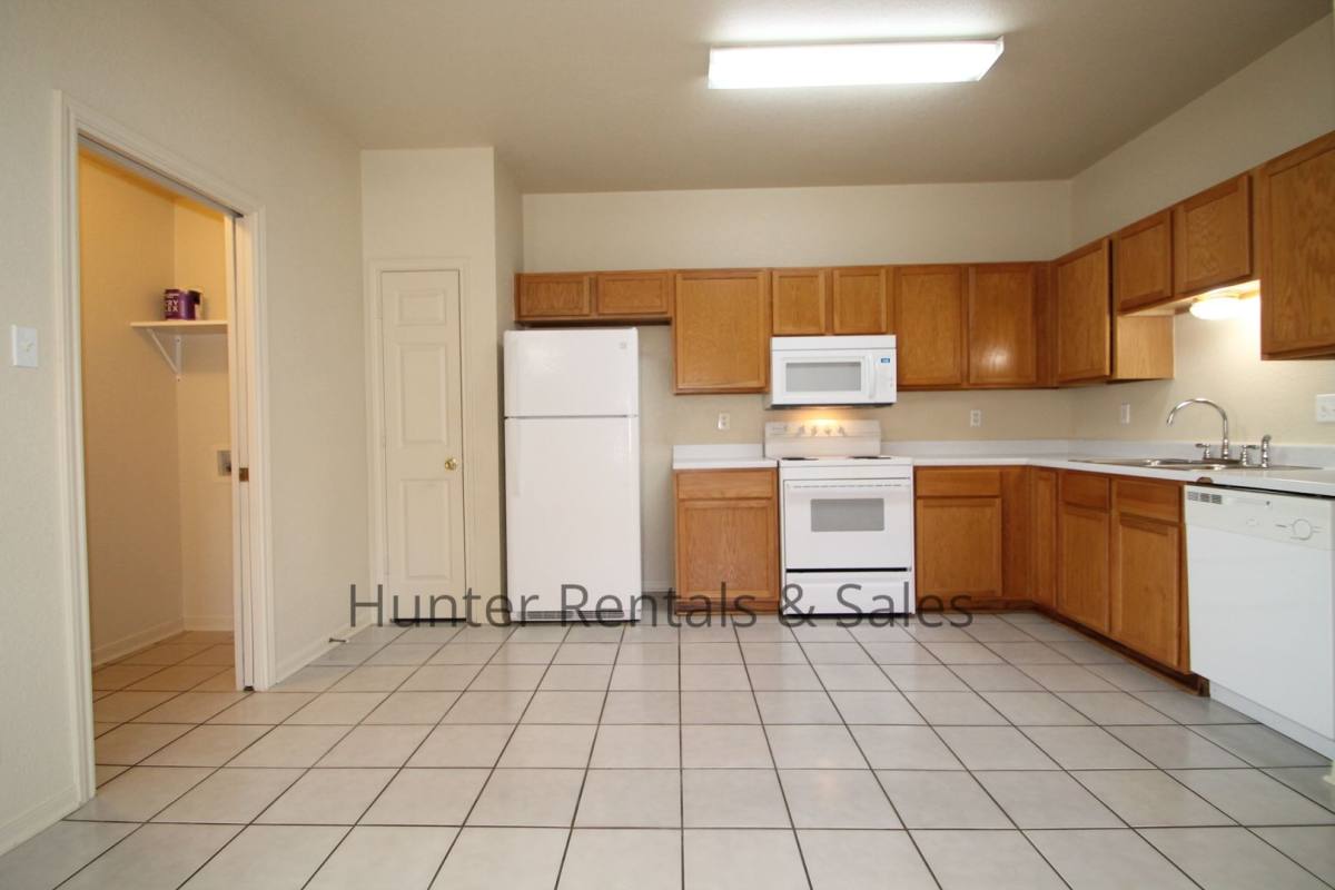 Townhouse for rent at 5203-B Daybreak Dr, Killeen, TX 76542