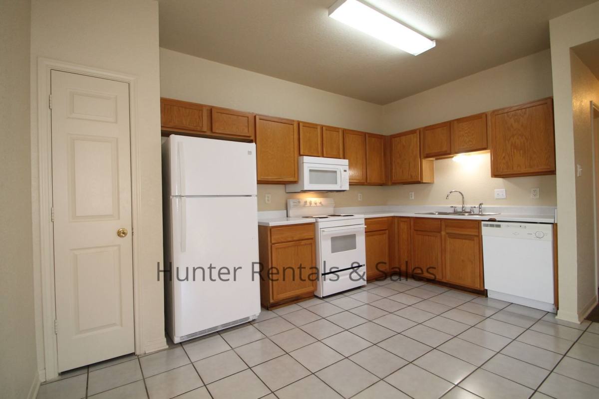 Townhouse for rent at 5203-B Daybreak Dr, Killeen, TX 76542