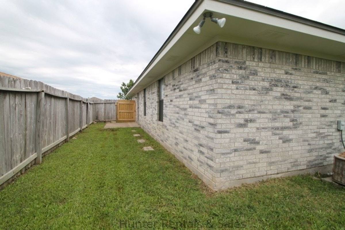 Townhouse for rent at 5203-B Daybreak Dr, Killeen, TX 76542
