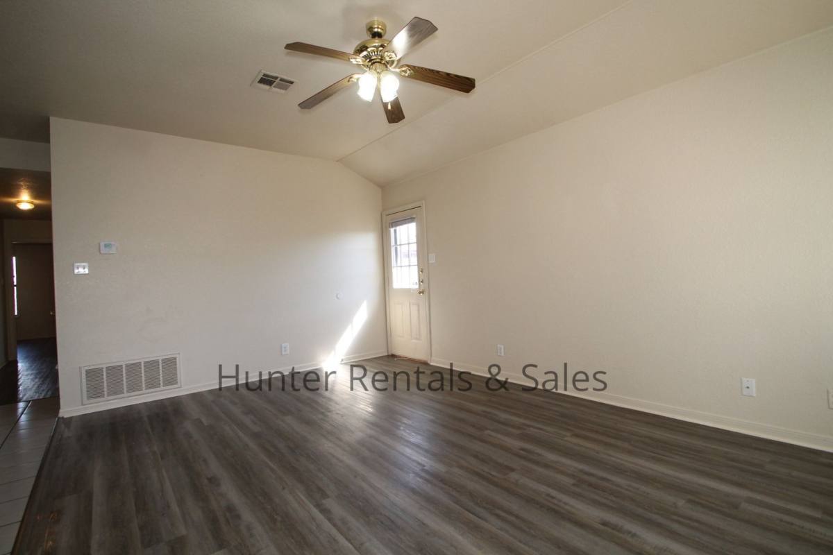 Townhouse for rent at 5203-B Daybreak Dr, Killeen, TX 76542