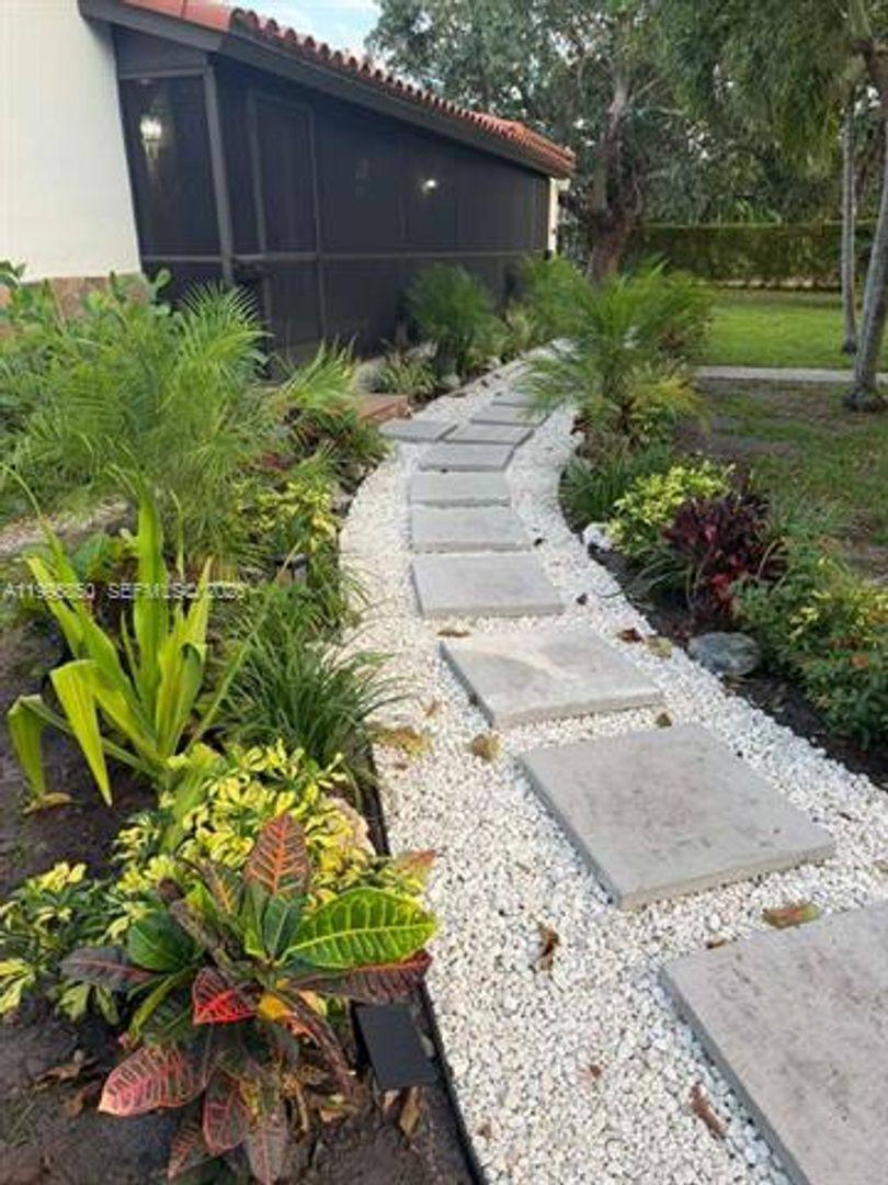 Apartment for rent at 11201 NE 10th Ave, Miami, FL 33161