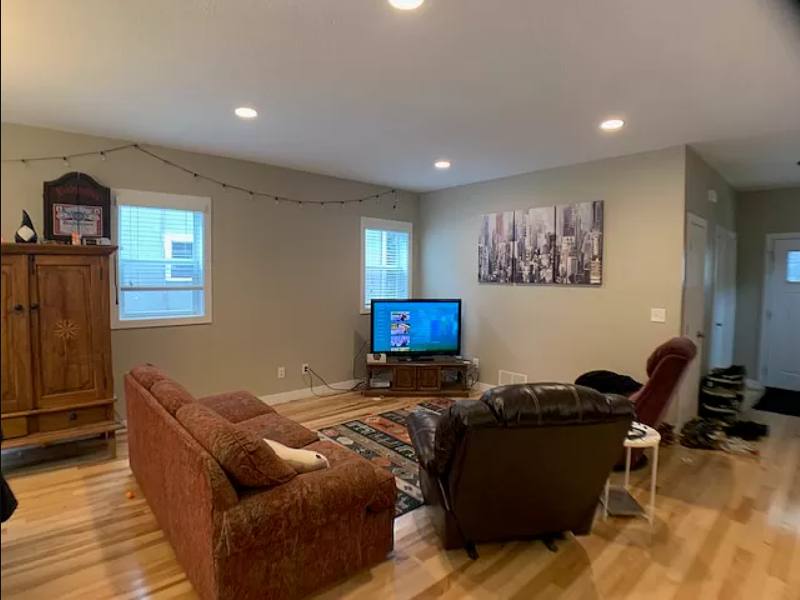 House for rent at 1037 26th Ave SE, Minneapolis, MN 55414