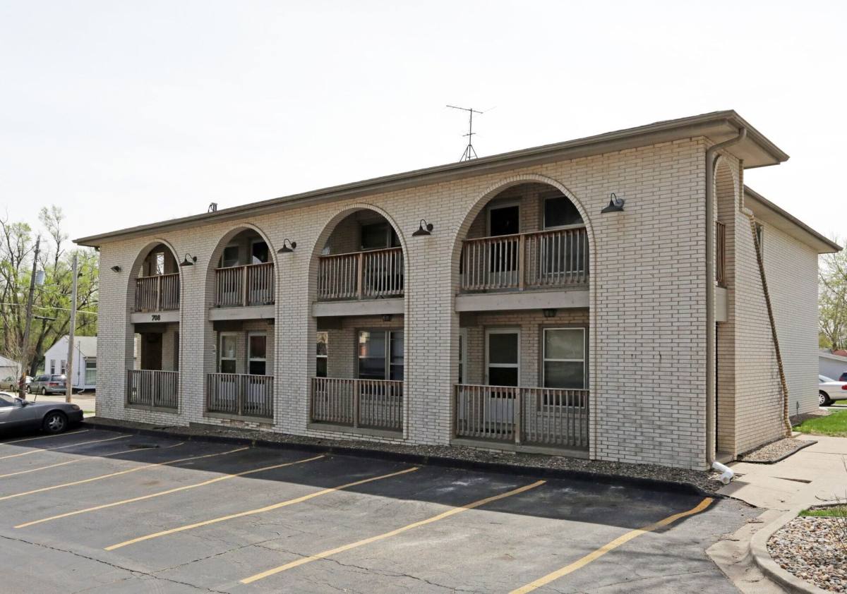 Apartment for rent at 708 13th St, West Des Moines, IA 50265