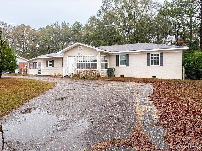 House for rent at 1012 Trawick Rd, Dothan, AL 36305